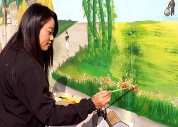 रङमार्फत थारु संस्कृति जोगाउँदै सोमिना