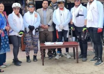 साइकल यात्री महोत्तरीमा