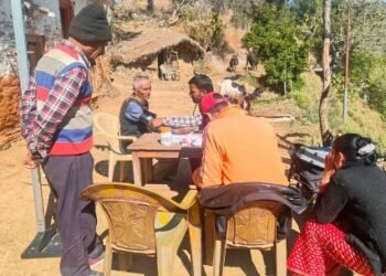 बैतडीमा टोल–टोलमै पुगेर नसर्ने रोगको परीक्षण