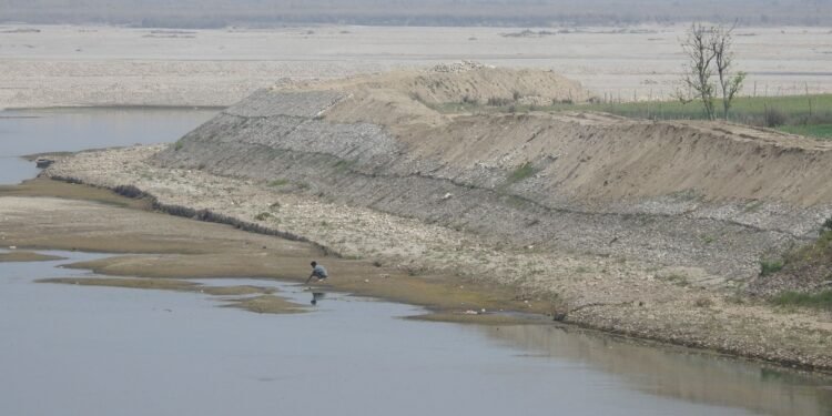 तटबन्ध निर्माणपछि सुरक्षित बन्यो कुतियाकवर