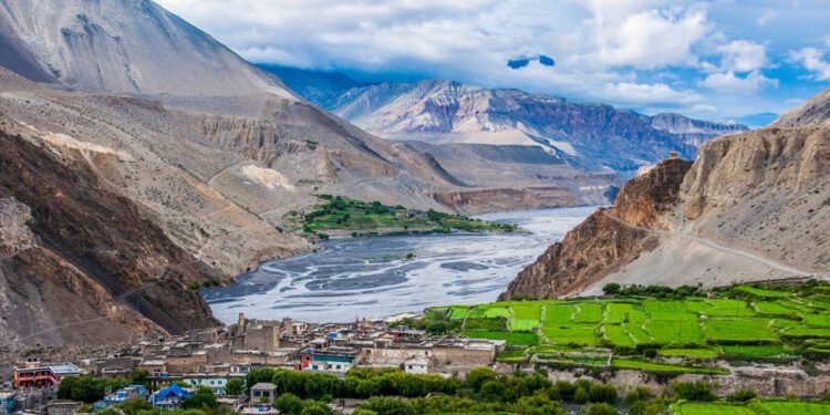 मुस्ताङको समर मतदानस्थलमा जम्मा ३६ मतदाता