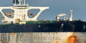 अमेरिकी सेनाको कारबाहीमा प्रतिबन्धित तेल जहाज नियन्त्रणमा