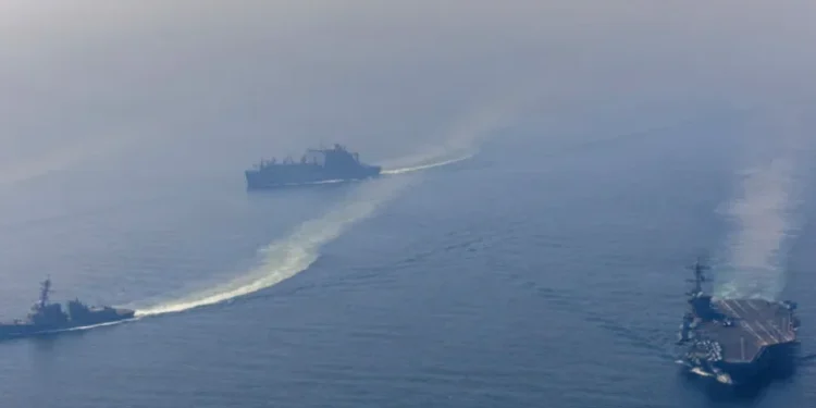 इरान नजिकै अमेरिकी युद्धपोत र लडाकु विमान तैनाथ