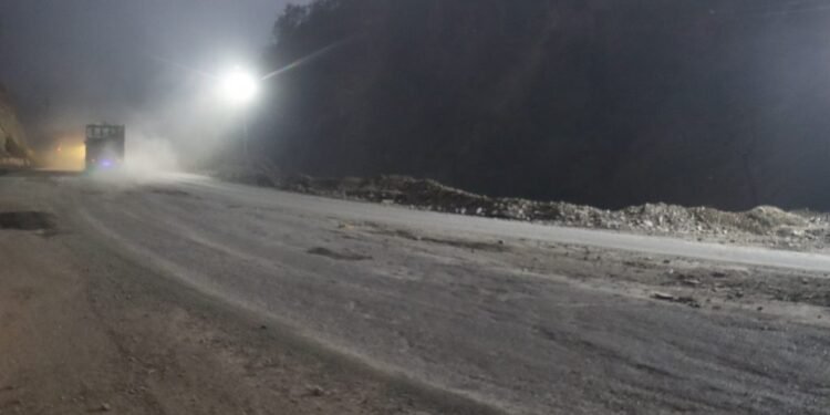 तुइन खोलाको पहिरोमा ‘फ्लड लाइट’ जडान