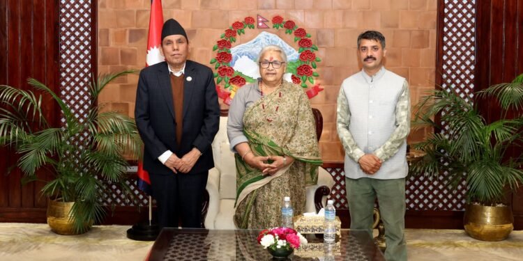 प्रधानमन्त्री कार्की र राष्ट्रियसभाका अध्यक्ष दाहालबीच शिष्टाचार भेट