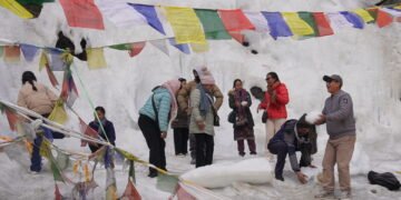 धार्मिक महत्वको लुङबुक गुफा