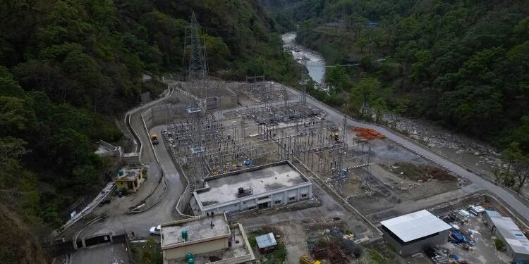 डाँडाखेत–राहुघाट प्रसारण लाइन : तीन करोडभन्दा बढी मुआब्जा वितरण, तारमुनिका जग्गाधनीलाई पनि क्षतिपूर्ति