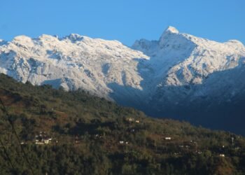 ताप्लेजुङका डाँडाकाँडा सेताम्मे