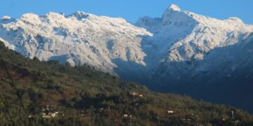 ताप्लेजुङका डाँडाकाँडा सेताम्मे