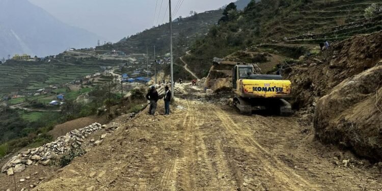 बेनी–ढोरपाटन–तकसेरा जोड्ने सडकमा गाडी चल्न थाले