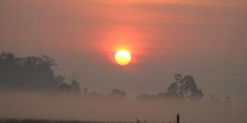 मिथिलामा आज अस्ताउँदो सूर्यलाई अर्घ दिँदै चैती छठ पर्व मनाइँदै