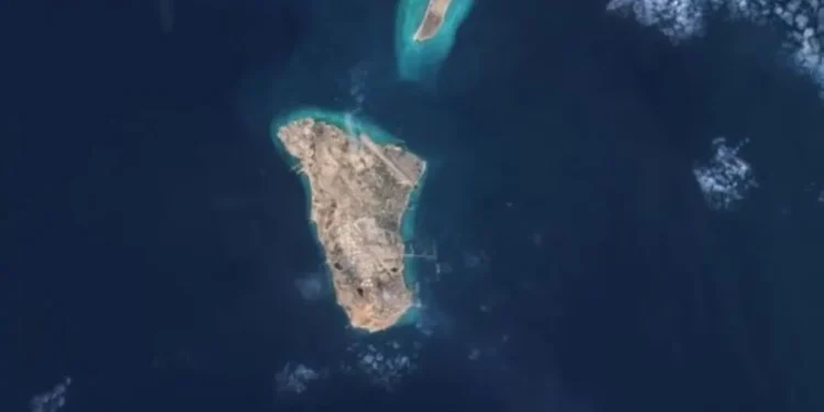 अमेरिकाद्वारा इरानको खार्ग टापुमा ९० भन्दा बढी सैन्य लक्ष्यमा आक्रमण