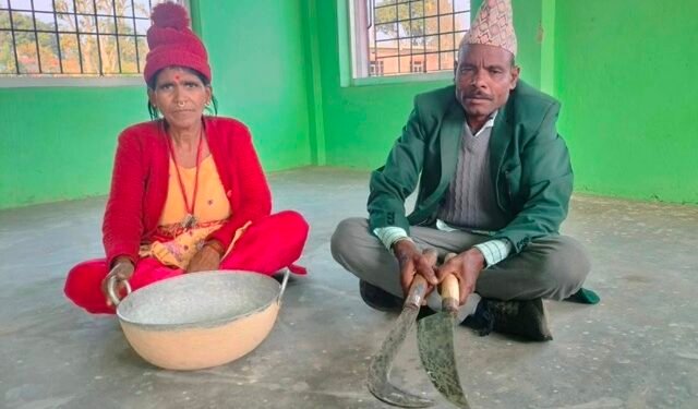 आरनको भरमा लुहार दम्पतीको जीविका