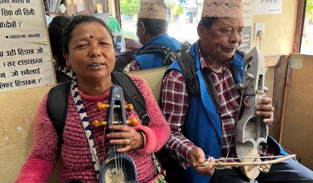 सारङ्गीको धुनमा गुजारा