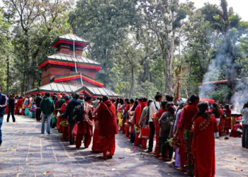 चैते दसैँमा कालिका मन्दिरमा भक्तजनको भीड