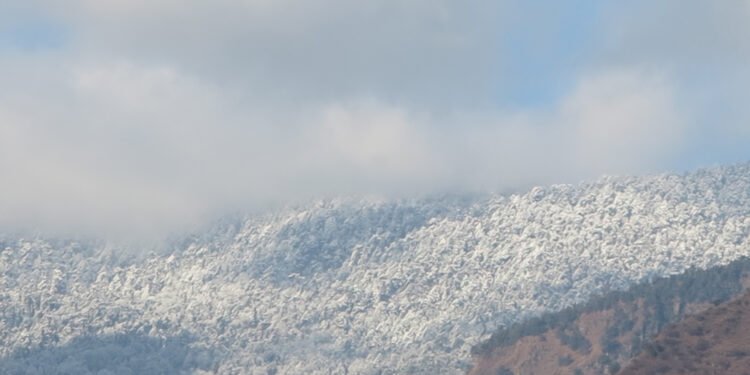 हिमाल र पहाडमा मध्यम वर्षासहित हिमपातको सम्भावना