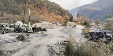 अवैध रूपमा सञ्चालित क्रसरबाट नुवाकोटका स्थानीयवासी पीडित, विद्यालय र अस्पताल झनै समस्यामा