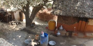 खानेपानी अभावपछि गाउँ हुन थाल्यो खाली