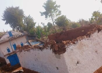 पौवादुङमा हावाहुरी पीडितलाई प्रतिपरिवार रु २० हजार राहत उपलब्ध गराइने