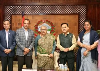 प्रधानमन्त्रीसँग कांग्रेस सभापति थापासहित पदाधिकारीको भेट