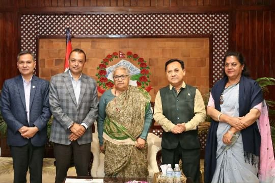 प्रधानमन्त्रीसँग कांग्रेस सभापति थापासहित पदाधिकारीको भेट