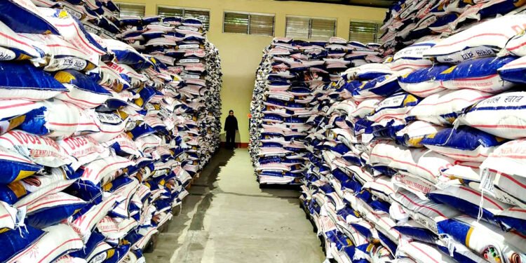 खाद्यको नेपालगन्जस्थित गोदाममा थन्कियो १९ हजार क्विन्टल चामल