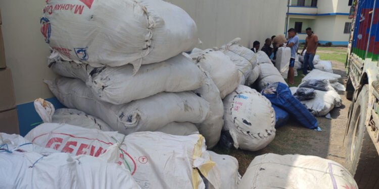 अवैध भन्सार छलेर ल्याइएका सामग्री नियन्त्रणमा