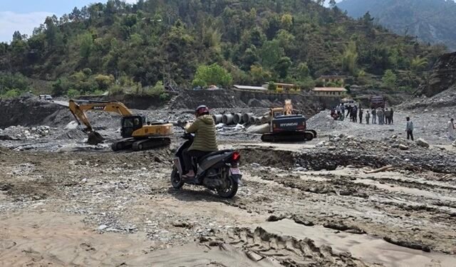 थिलथिलिएको बिपी राजमार्गमा कहिलेसम्म कठिनाईपूर्ण यात्रा ?