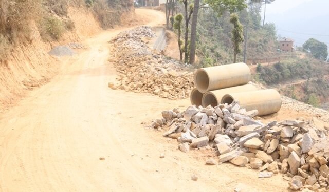 पाँच किमी सडक स्तरोन्नति गर्न आठवर्षपछि बल्ल बजेट