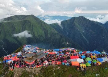 सुदूरपश्चिम प्रदेशः पर्यटकीय क्षेत्र छन्, पर्यटक छैनन्