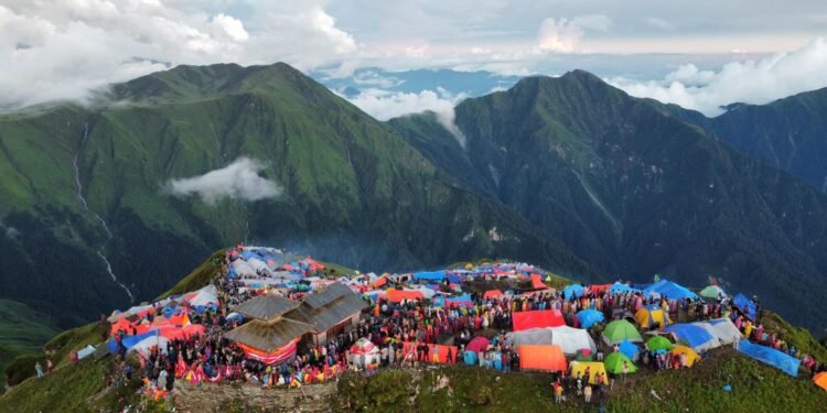 सुदूरपश्चिम प्रदेशः पर्यटकीय क्षेत्र छन्, पर्यटक छैनन्