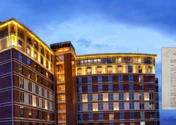 या त न्याय दिनुहोस्, या अन्तिम फैसला सुनाउनुहोस् ऐतिहासिक पोखरी मासेर निर्माण गरिएको छाया सेन्टर