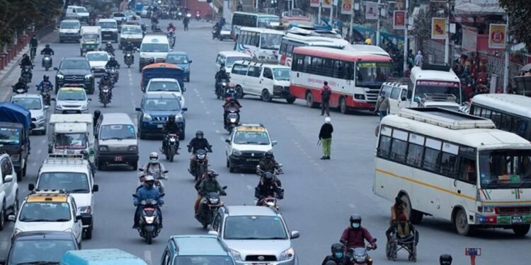 बढेको गाडीभाडा लागू, अब कुन रुटमा कति ? हेर्नुहोस शुल्क