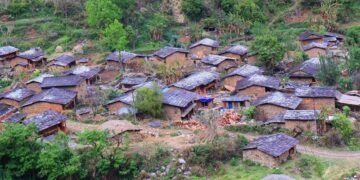 बुढाथोक घरबासः परम्परागत घरमा स्थानीय परिकार