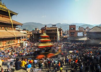 बिस्केट जात्राको अन्तिम दिनः भक्तपुर र बोडेमा लिङ्गो ढालियो