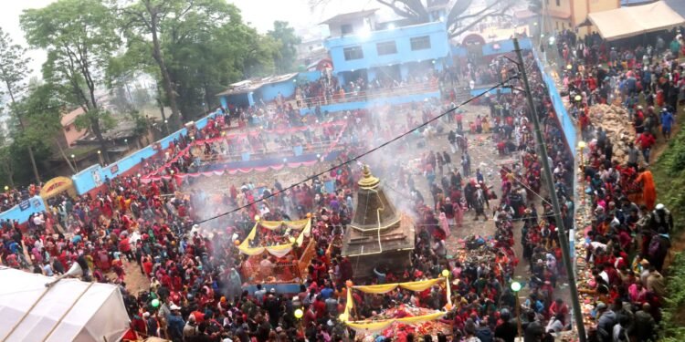 मातातीर्थमा मातृभक्तको भीड