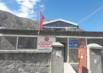 ढुङ्गा ढुङ्गामा कोरिँदै मूर्तिकला