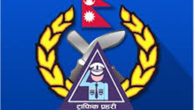 जीपमा ‘हुट’ : हटाउँदै ट्राफिक प्रहरी