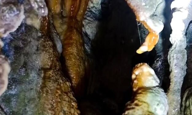 अनौठो ‘पाउद्वार मुर्ताला धार्मिक गुफा’ !