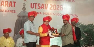 वरिष्ठ सरोदवादक सुदर्शन राजोपाध्याय भारतको पुणेमा ‘कलाक्षेत्रम’बाट सम्मानित