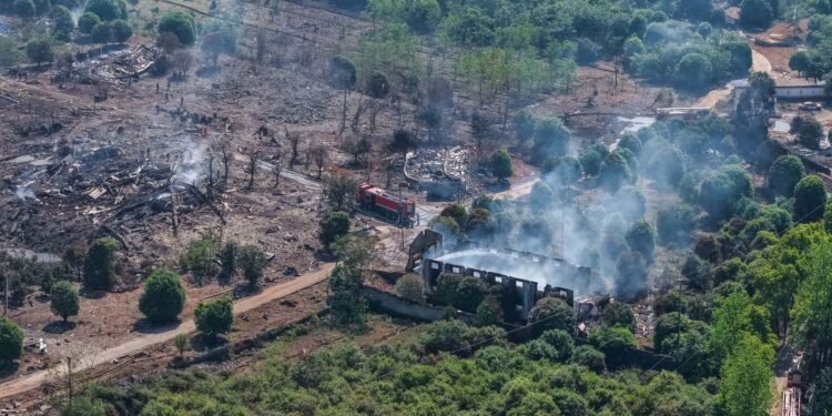 हुनानमा पटाखा कारखाना विस्फोट, २१ को मृत्यु
