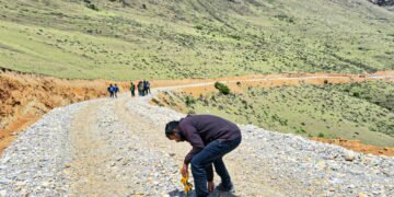 ढोरपाटन–निसेलढोर सडक स्तरोन्नति