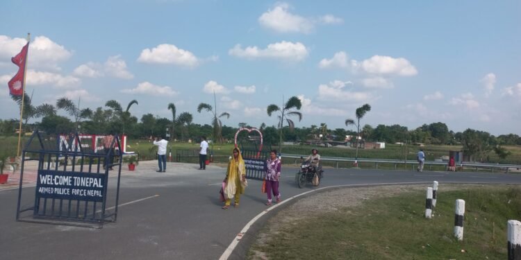 भन्सार कडाइसँगै भद्रपुर बजारमा चहलपहल, नेपाली व्यवसायी खुसी