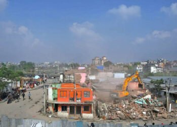 वंशीघाट बस्तीमा चल्यो डोजर