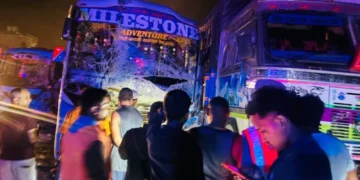 धादिङको बैरेनीमा तीन सवारी ठोक्किँदा ३७ जना घाइते