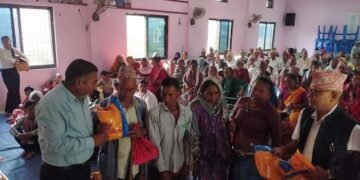 ज्येष्ठ नागरिकलाई झुल वितरण