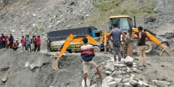 खच्चामा सडक खण्ड अवरुद्ध