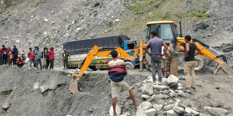 खच्चामा सडक खण्ड अवरुद्ध