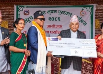 विदेशबाट फर्किपछि विजयकुमार बने उत्कृष्ट कृषक