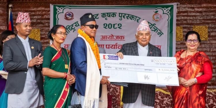 विदेशबाट फर्किपछि विजयकुमार बने उत्कृष्ट कृषक